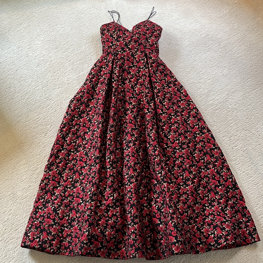 Alice + Olivia Floral Brocade Gown - Picture 5 of 16